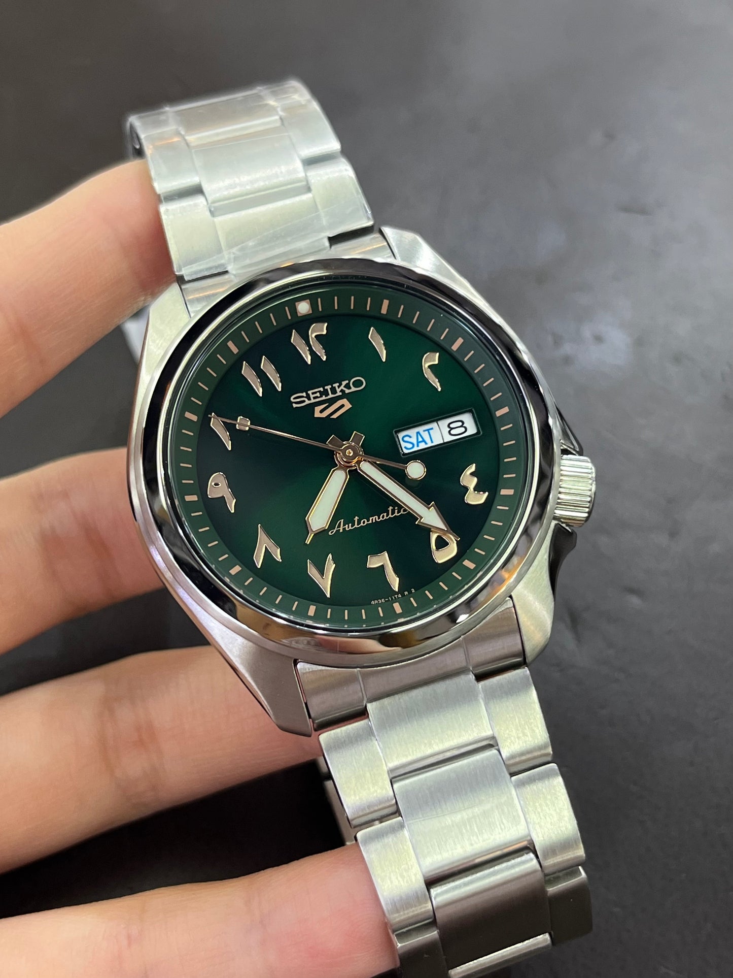 Seiko 5 Sports 中東字機械錶 SRPH49K1